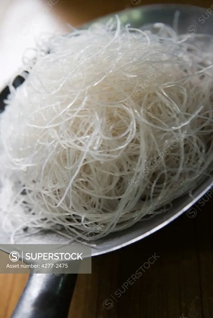Rice vermicelli in pan