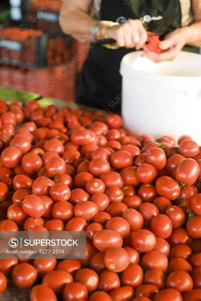 Preparing tomatoes for canning