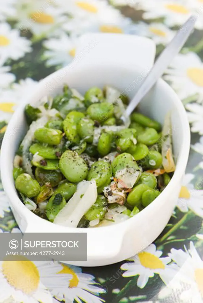 Broad beans with parsley