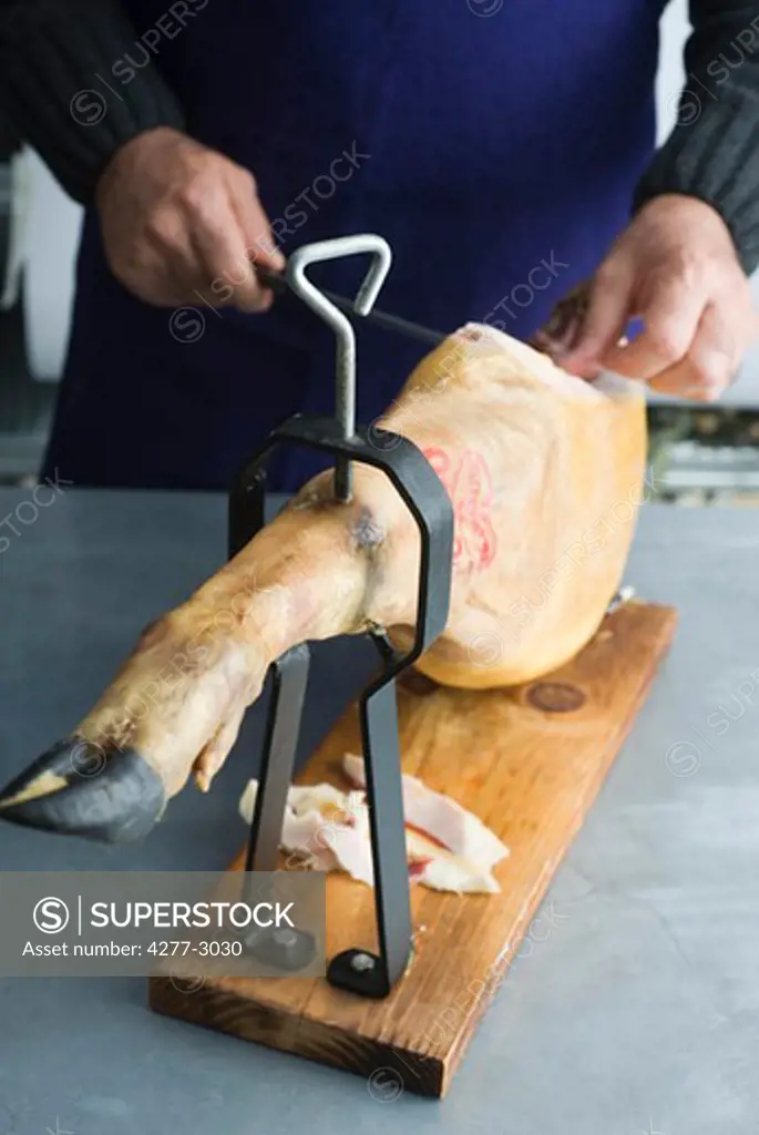 Carving proscuitto