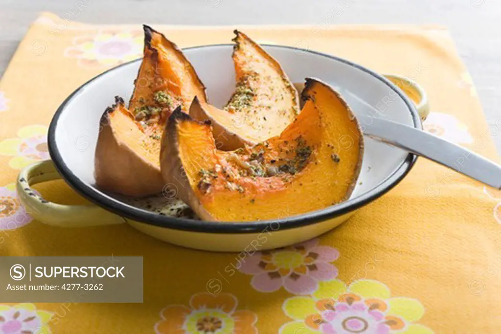 Pumpkin baked in aromatic salts