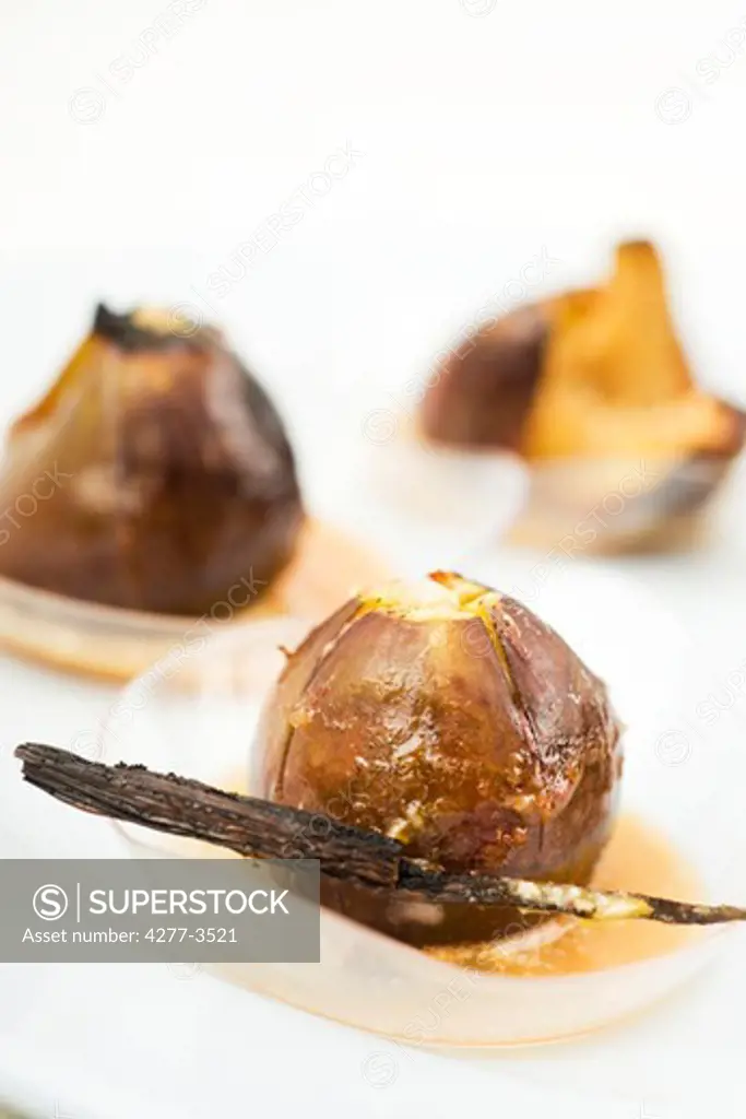 Honey roasted figs with vanilla