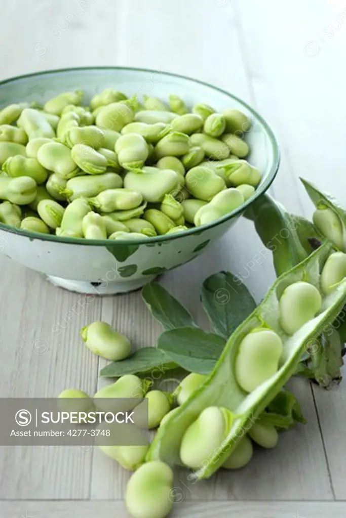 Raw shelled beans