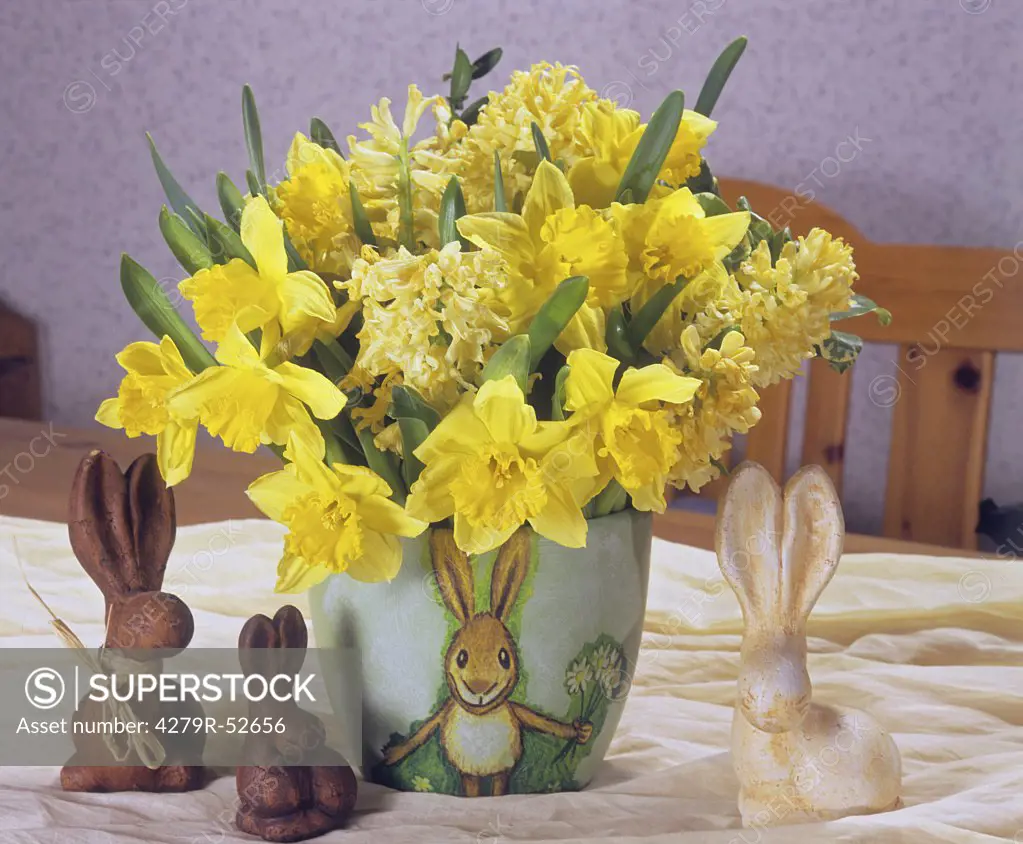 boquet with daffodils and hyacinths
