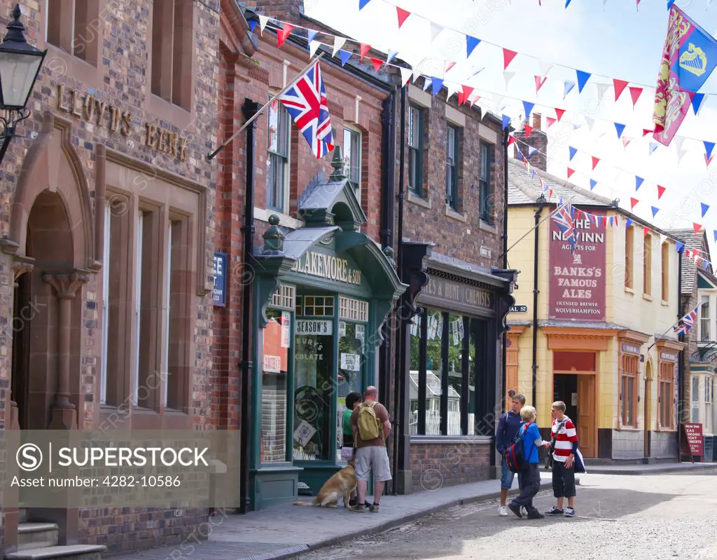 England, Shropshire, Telford. Blists Hill Victorian Town, one of ten museums that form the Ironbridge Gorge Museums. The town offers visitors the opportunity to see and experience how life was lived in Victorian Times.