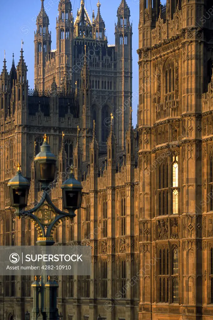 England, London, Westminster. The Palace of Westminster at sunrise.