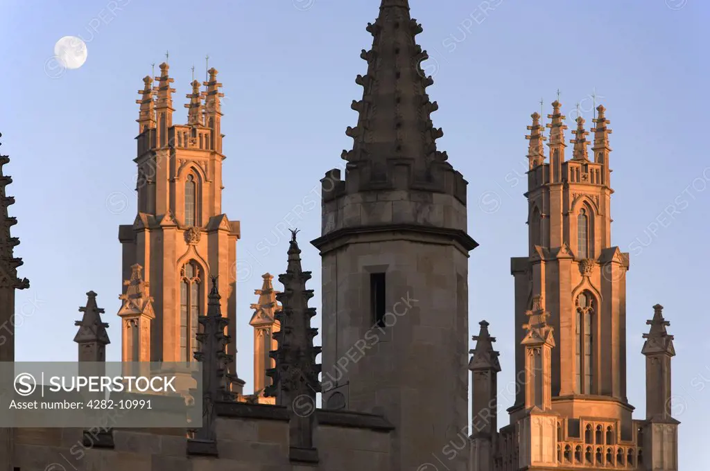 England, Oxfordshire, Oxford. Moonrise over All Soul's College.