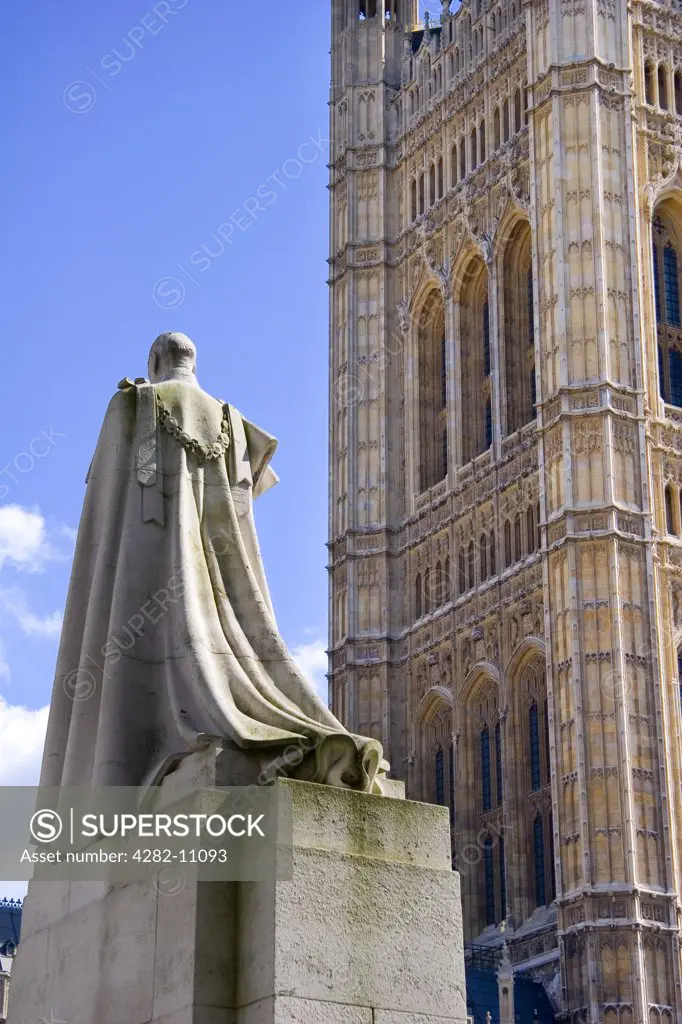 England, London, Westminster. Statue of George V outside the Palace of Westminster.