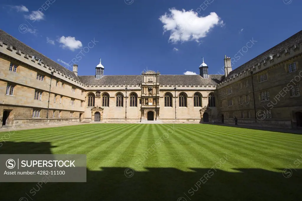 England, Oxfordshire, Oxford. The quadrangle at Wadham College.