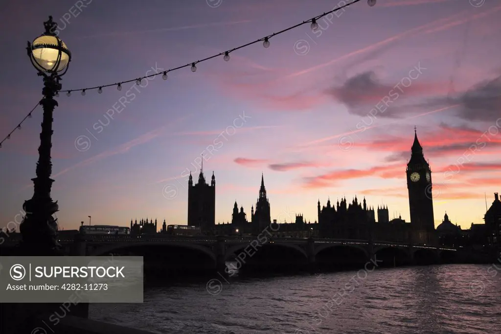 England, London, Westminster. Westminster Bridge and the Palace of Westminster at dusk.