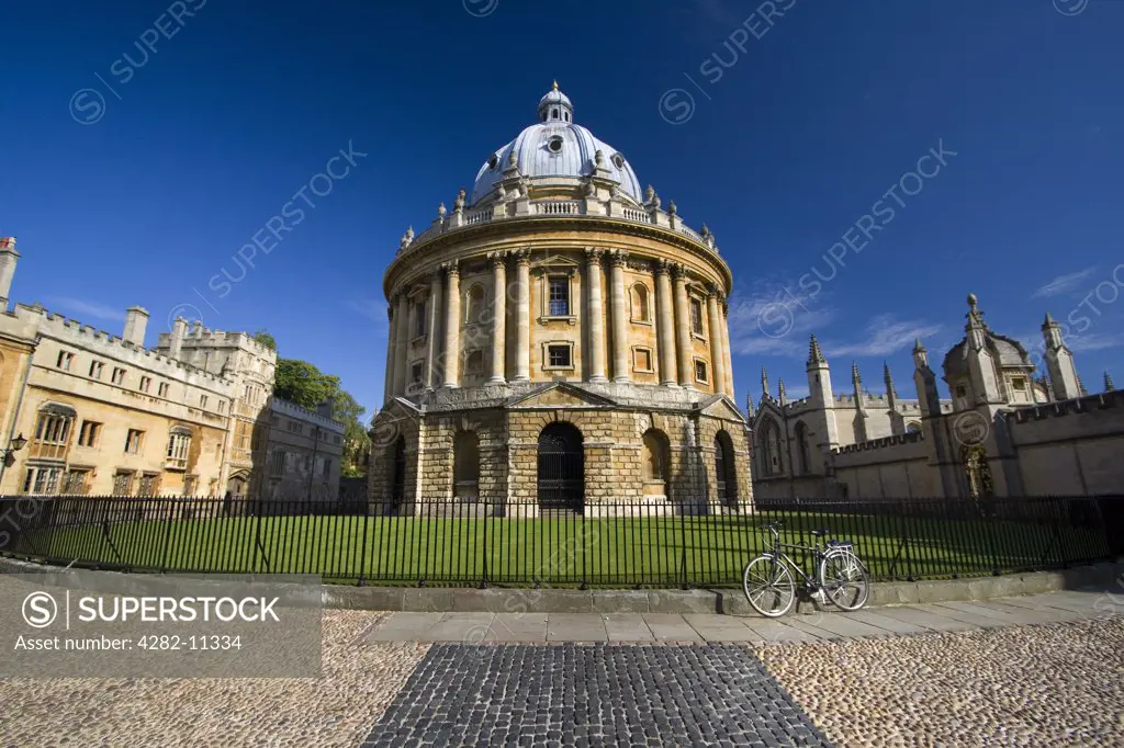 England, Oxfordshire, Oxford. Radcliffe Square in Oxford on a Summer morning.
