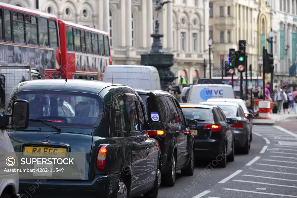 England, London, Piccadilly. Traffic congestion on the road at Piccadilly Circus.