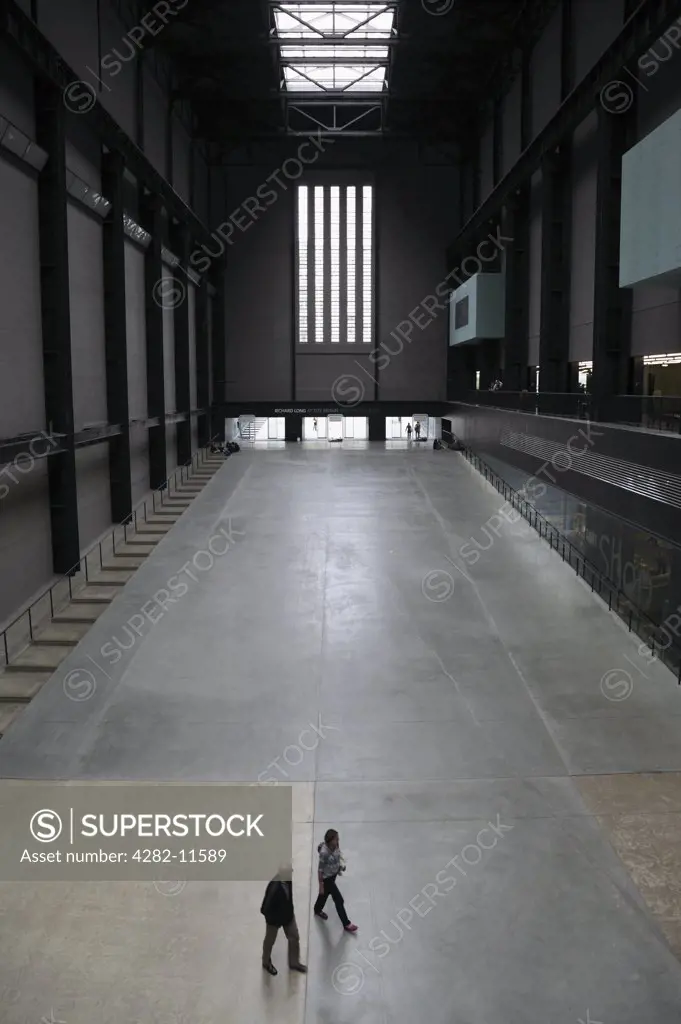 England, London, Bankside. The Turbine Hall in the Tate Modern at Bankside. The five storey high hall has been used since the gallery's opening in 2000 to display large specially commissioned works of art by contemporary artists.