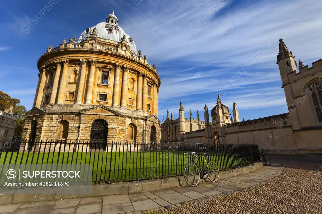 England, Oxfordshire, Oxford. Radcliffe Camera, Brasenose College and All Souls College on an autumn morning.