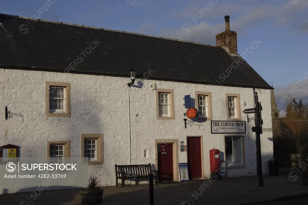 Scotland, Angus, Glamis. Rural post office and corner shop in Glamis village. Between 2000 and 2006, the number of rural post offices in Scotland fell by 12% from 1,285 to 1,128.