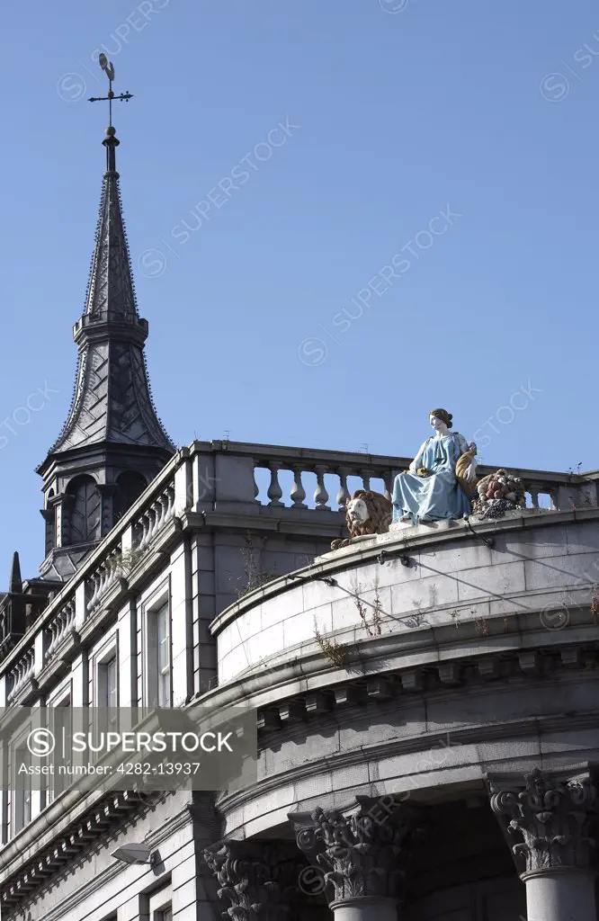 Scotland, Aberdeenshire, Aberdeen. A Ceres statue on the former North of Scotland Bank in Aberdeen.