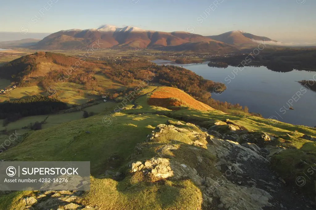England, Cumbria, Keswick. A view across Derwent Water towards Skiddaw and Blencathra from Cat Bells.