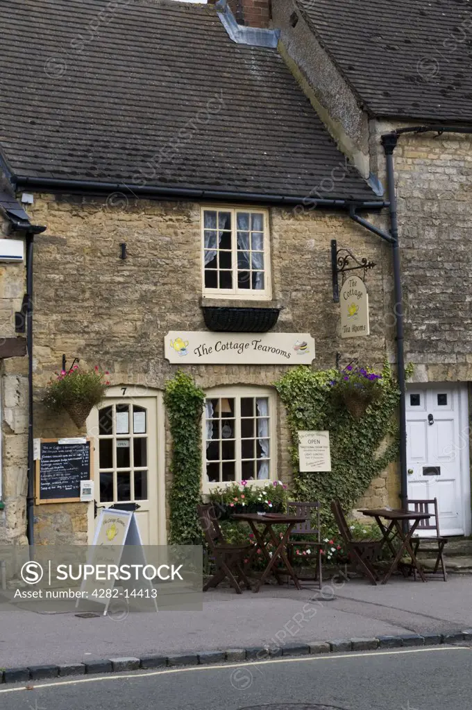 England, Gloucestershire, Stow on the Wold. Exterior of the picturesque Cottage Tea rooms at Stow on the Wold.