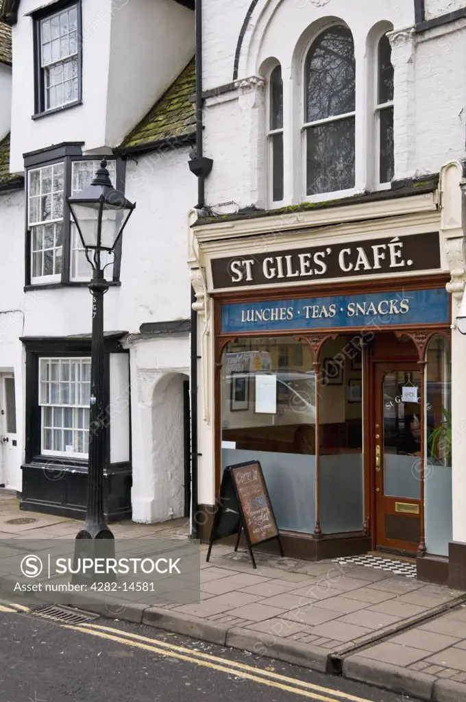 England, Oxfordshire, Oxford. St. Giles' Cafe, one of the best 'greasy spoons' in Oxford.