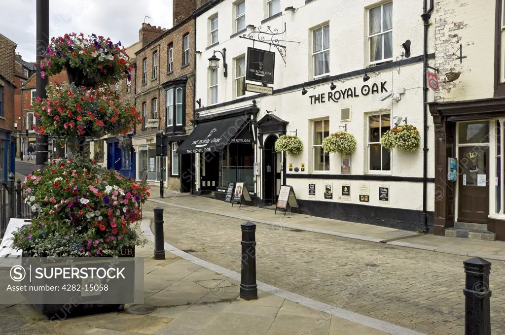 England, North Yorkshire, Ripon. The Royal Oak Dining Pub & Rooms in Kirkgate.