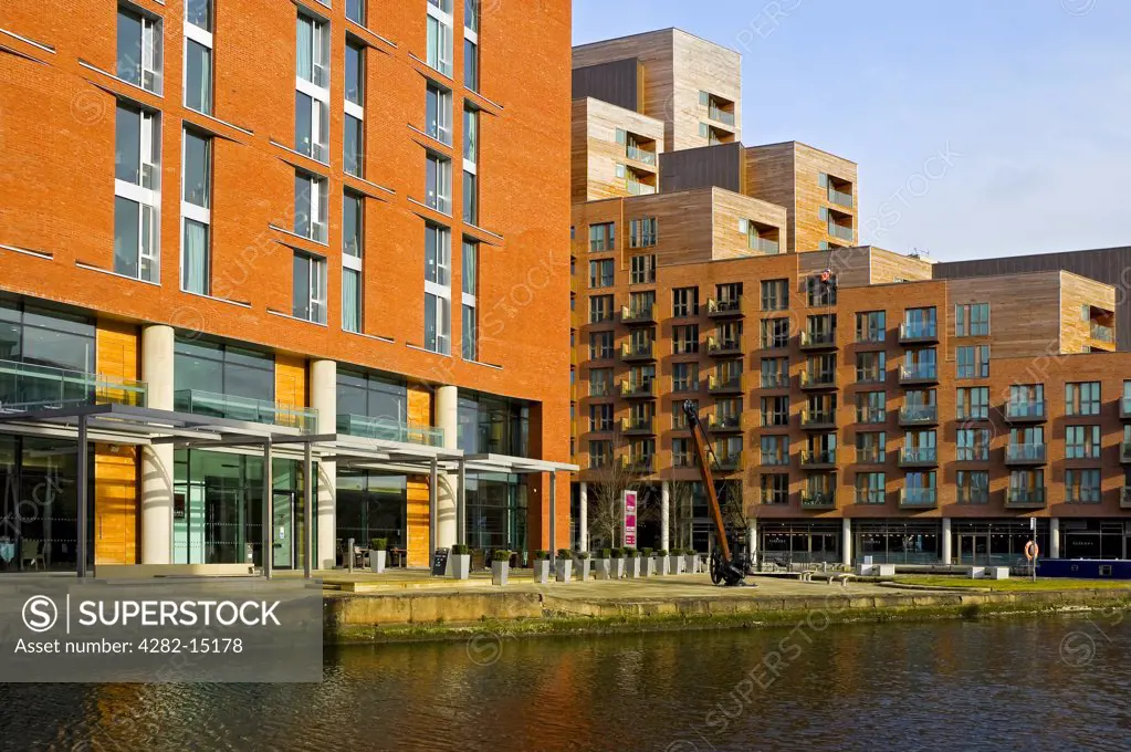 England, West Yorkshire, Leeds. The Granary Wharf development on the waterside in the heart of Leeds.
