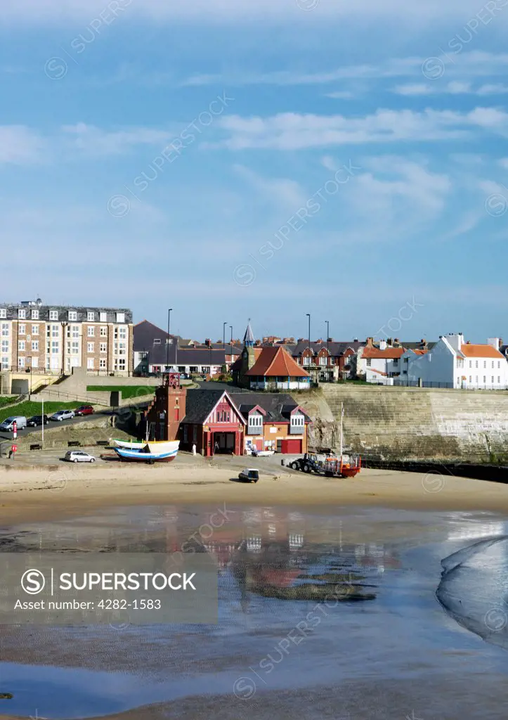 England, Tyne & Wear, Cullercoats Bay. Lifeboat station in Cullercoats Bay.
