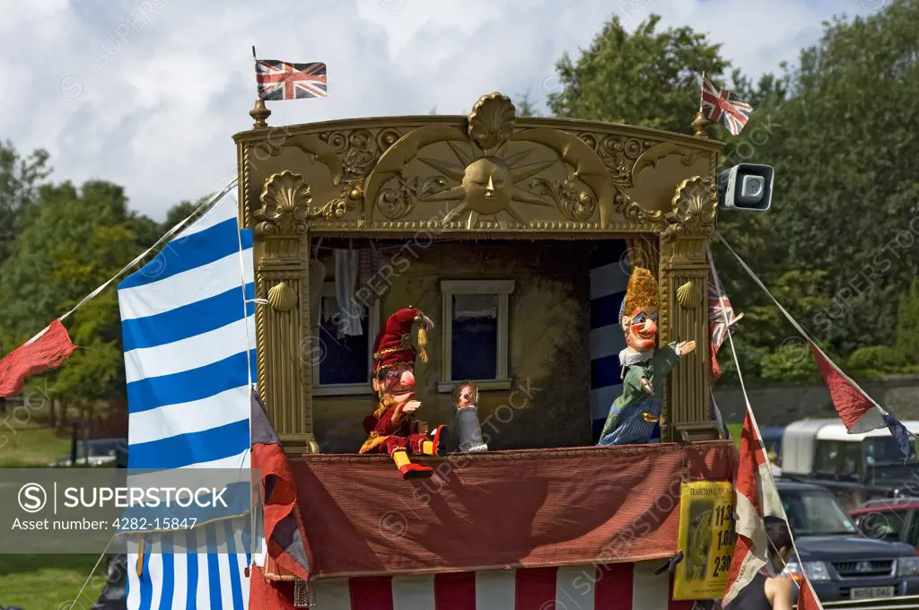 England, North Yorkshire, Gargrave. A Punch and Judy at Gargrave Show, an annual country show near Skipton.