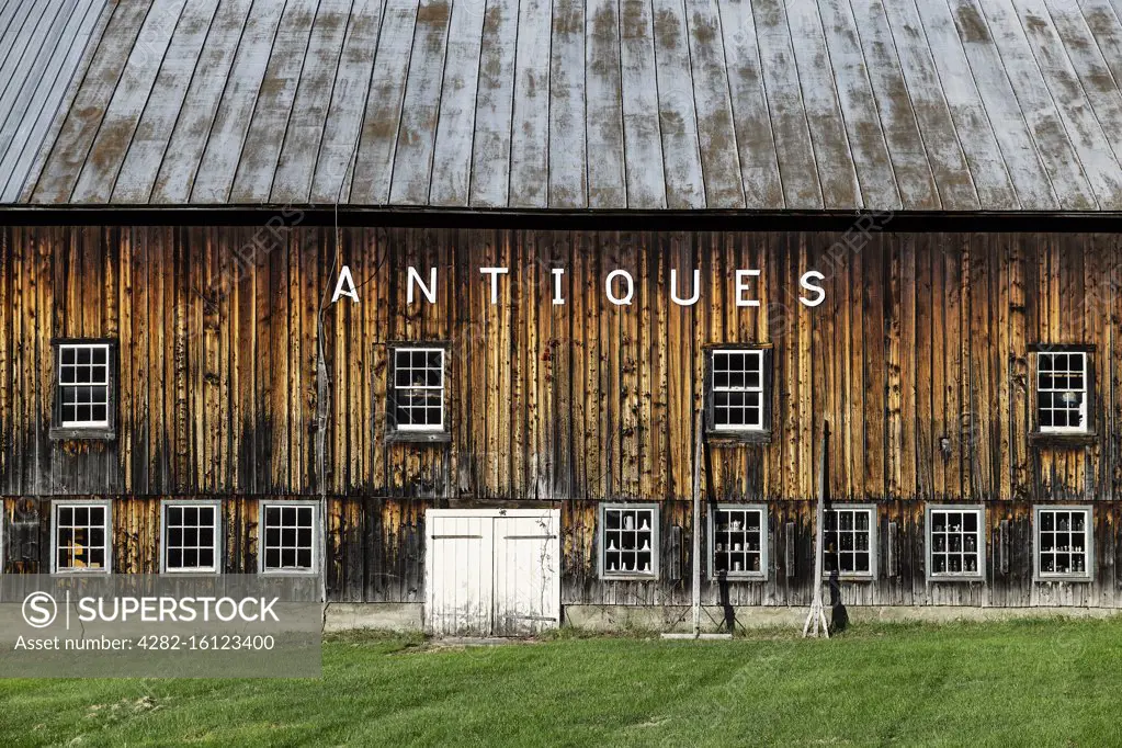 Large barn antique store at Jeffersonville in Vermont.
