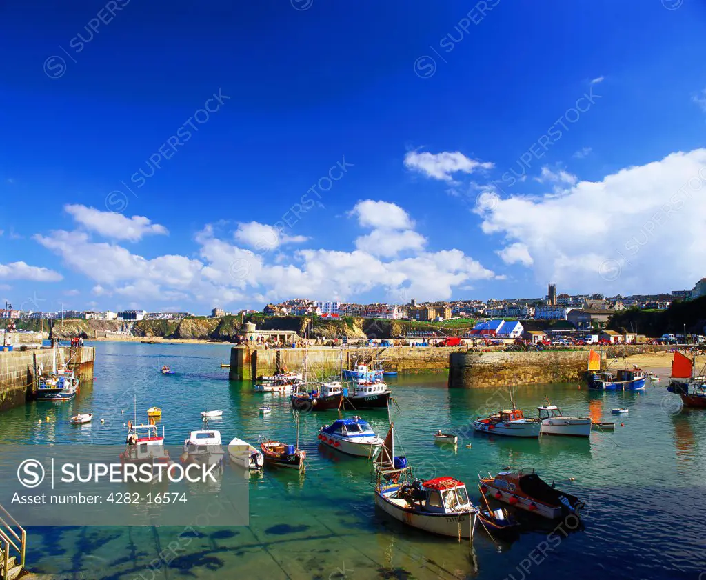 England, Cornwall, Newquay. The 17th century harbour at Newquay. The harbour was central to the heyday of the Cornish Pilchard industry.