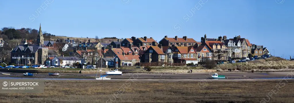 England, Northumberland, Alnmouth. The village of Alnmouth at the mouth of the River Aln on the Northumberland Coast.