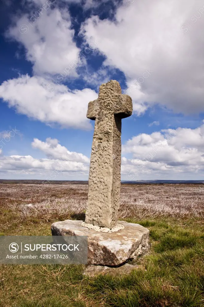 England, North Yorkshire, Westerdale Moor. Old Ralph Cross marking the old road from Westerdale to Blakey Ridge on Westerdale Moor in the North York Moors National Park.