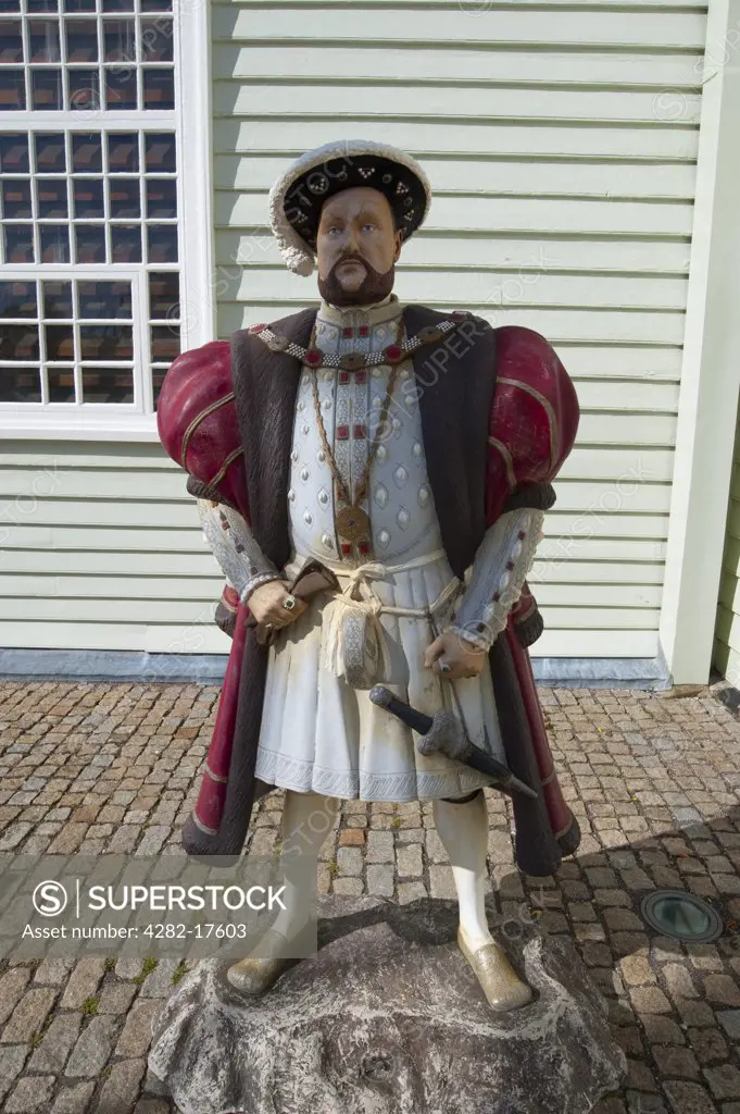 England, Hampshire, Portsmouth. King Henry VIII statue outside the Mary Rose Museum at Portsmouth Historic Dockyard.