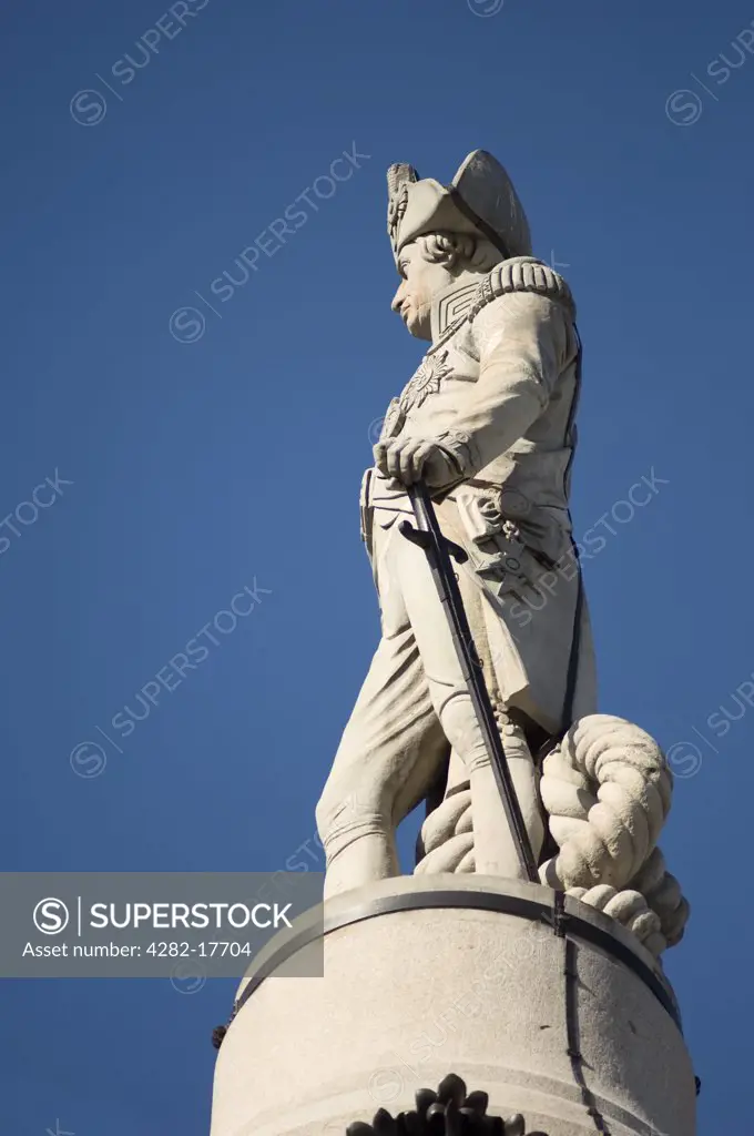 England, London, Trafalgar Square. Statue of Vice Admiral Horatio Lord Nelson on top of Nelson's Column in Trafalgar Square.