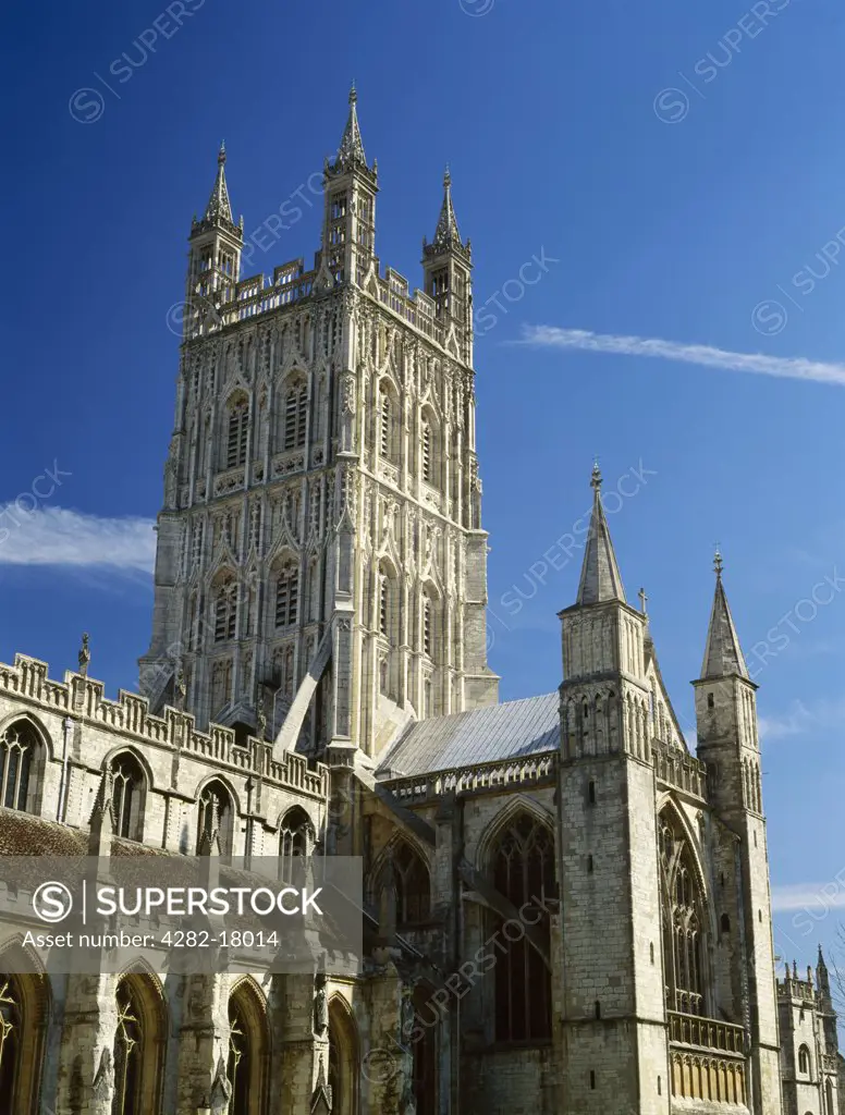 England, Gloucestershire, Gloucester. The Perpendicular central tower and Norman south transept turrets of Gloucester cathedral, the former Benedictine abbey church of St Peter.