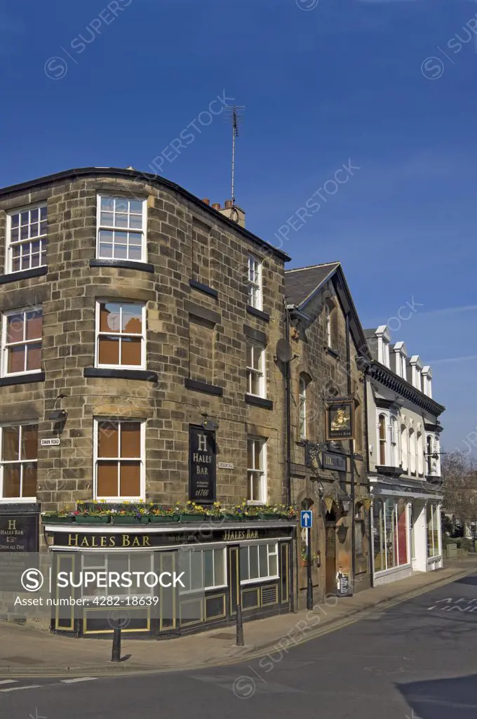 England, North Yorkshire, Harrogate. Hales bar, Harrogate's oldest pub 1766.