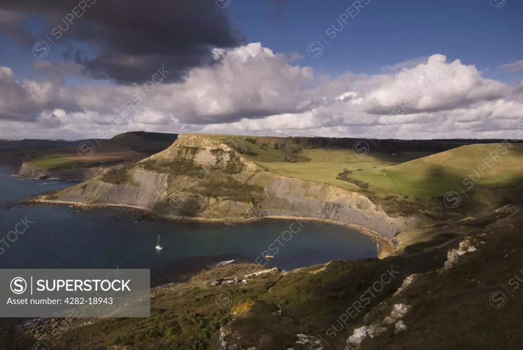 England, Dorset, Isle of Purbeck. A view from the South West Coast path along St Alban's Head on the Isle of Purbeck in Dorset.