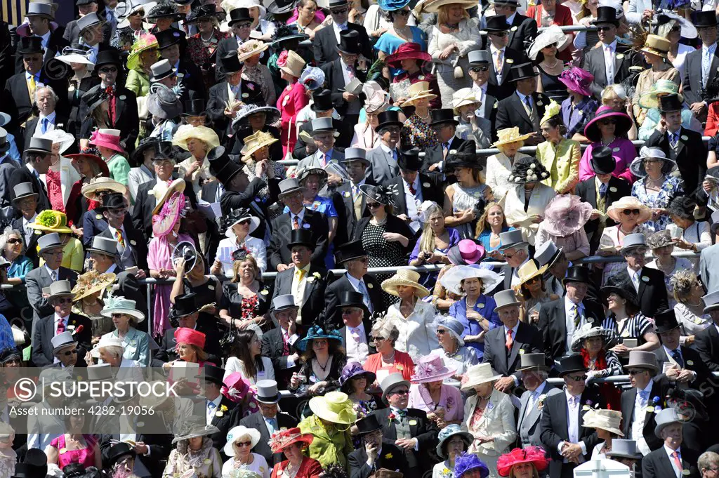 England, Berkshire, Ascot. A large crowd of smartly dressed racegoers in attendance in the Royal Enclosure during day two of Royal Ascot 2010.