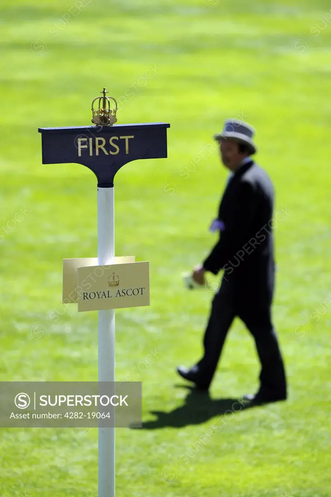 England, Berkshire, Ascot. First place sign in the winners enclosure inside the parade ring at Royal Ascot 2010.