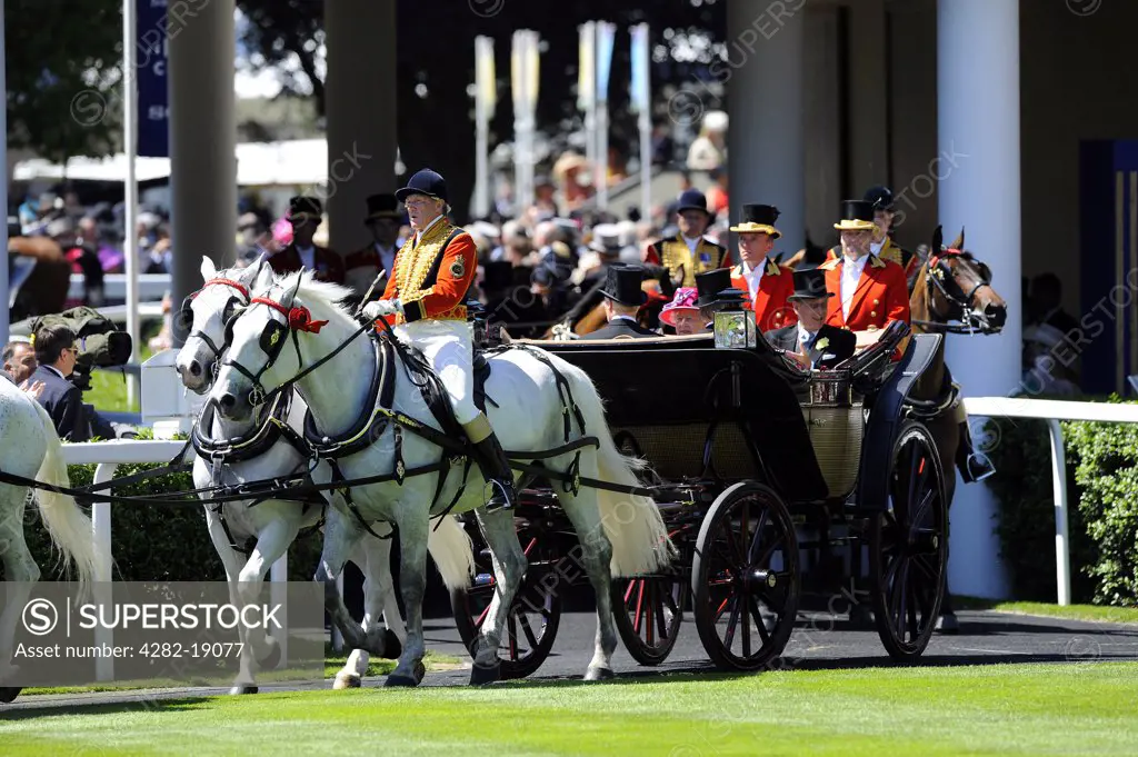 England, Berkshire, Ascot. The Royal procession entering the parade ring during day two of Royal Ascot 2010.