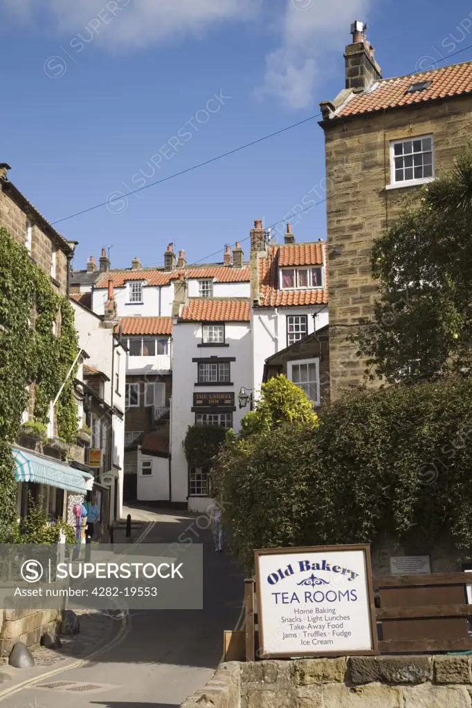 England, Yorkshire, Robin Hood's Bay. Tightly packed buildings in Old Bay part of fishing village.