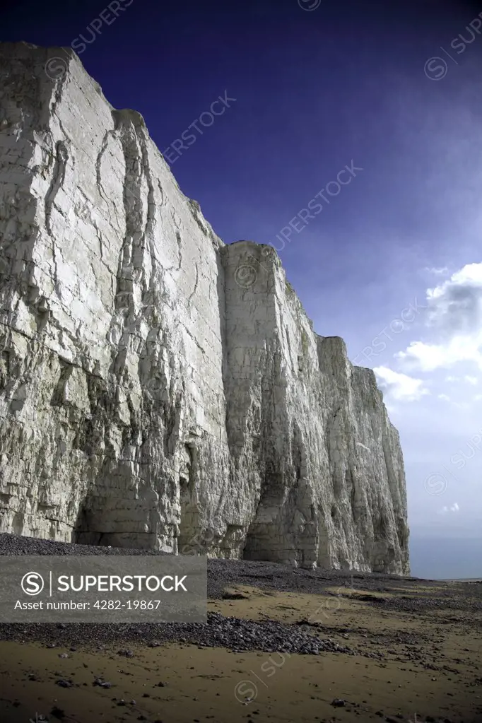 England, East Sussex, Birling Gap. The sheer white cliffs of Beachy Head.