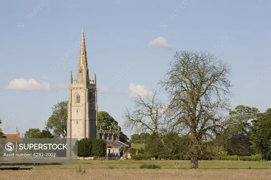 England, Lincolnshire, near Asgarby. St. Andrews Church in open countryside near Asgarby.