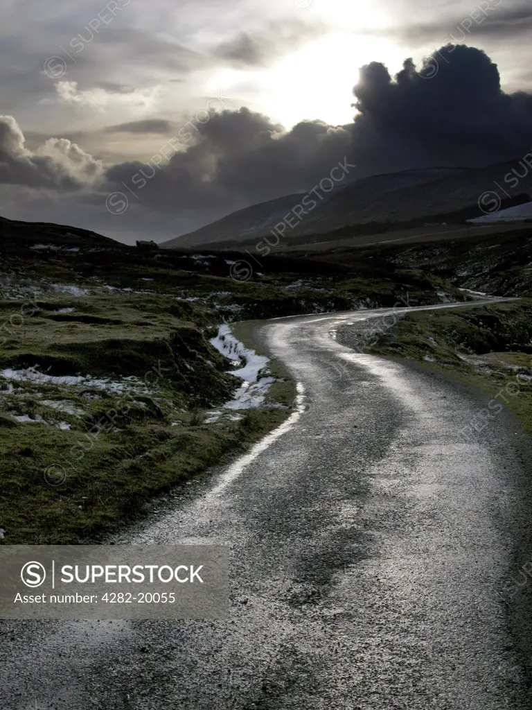 Scotland, Shetland, Kergord. Winding road at Kergord on Shetland.
