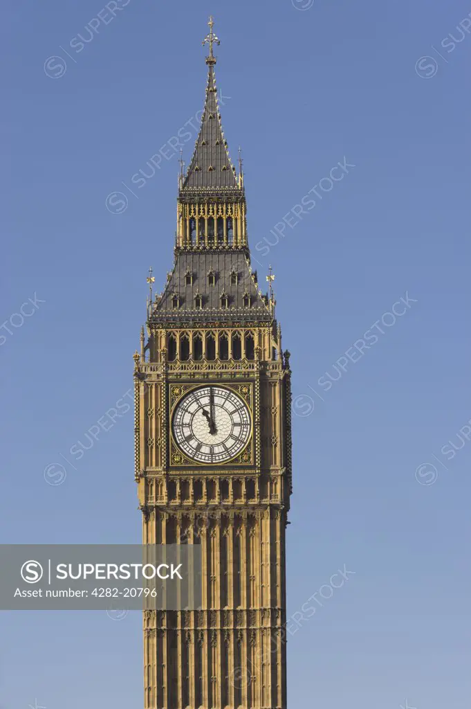 England, London, Westminster. Big Ben, the clock tower of the Palace of Westminster, houses the worlds largest four faced chiming clock, in the second largest free standing clock tower in the world.