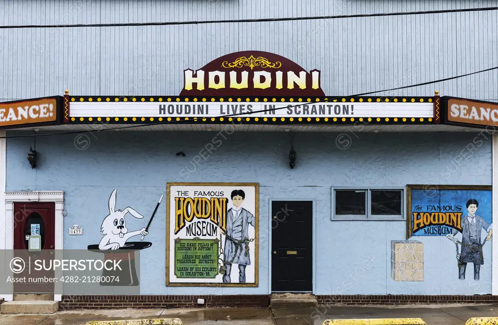 The Harry Houdini Museum.