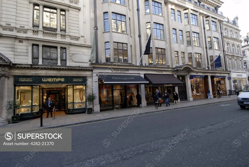 England, London, New Bond Street. Shopping in New Bond Street. Bond Street takes its name from Sir Thomas Bond who purchased a Piccadilly mansion called Clarendon House and proceeded to demolish the house and develop the area.