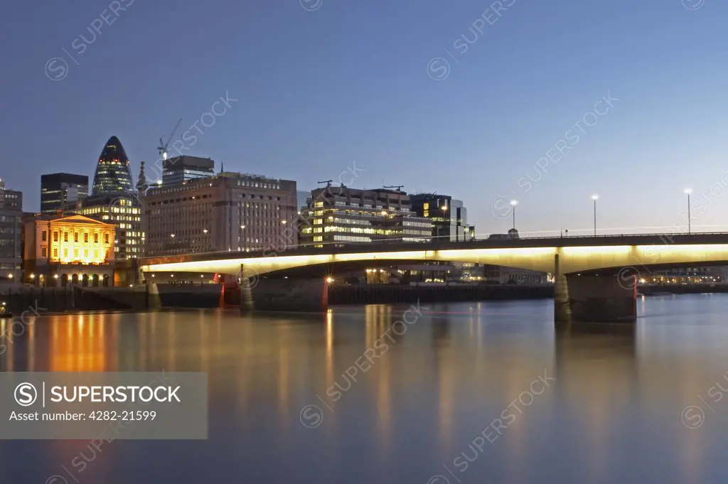England, London, London Bridge. London Bridge at dawn.