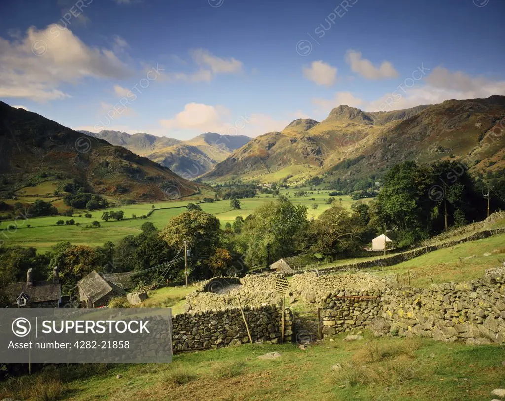England, Cumbria, Great Langdale. View across Langdale valley towards Langdale Pikes in the Lake District.
