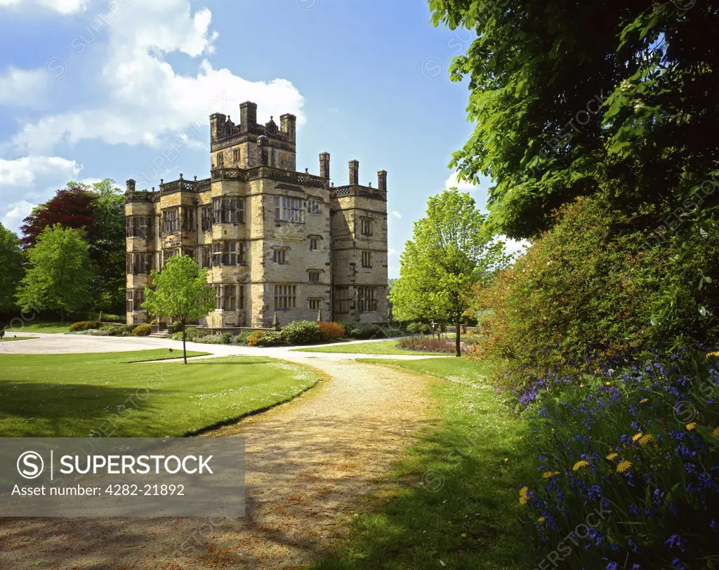 England, Lancashire, Padiham . Gawthorpe Hall, a fine Elizabethan building dating back to 1600 surrounded by attractive and extensive grounds.
