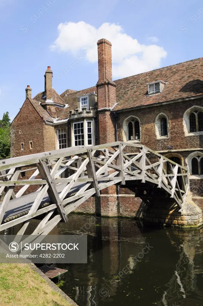 England, Cambridgeshire, Cambridge. The Mathematical Bridge (official name Wooden Bridge), a wooden bridge over the River Cam that connects two parts of Queens' College, one of the constituent colleges of the University of Cambridge.